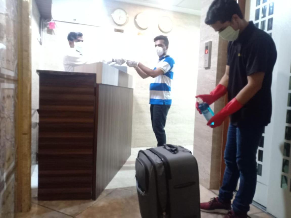 Hotel Alfa International Near Nanavati Hospital Mumbai Near Airport Mumbai Near Juhu Beach Εξωτερικό φωτογραφία