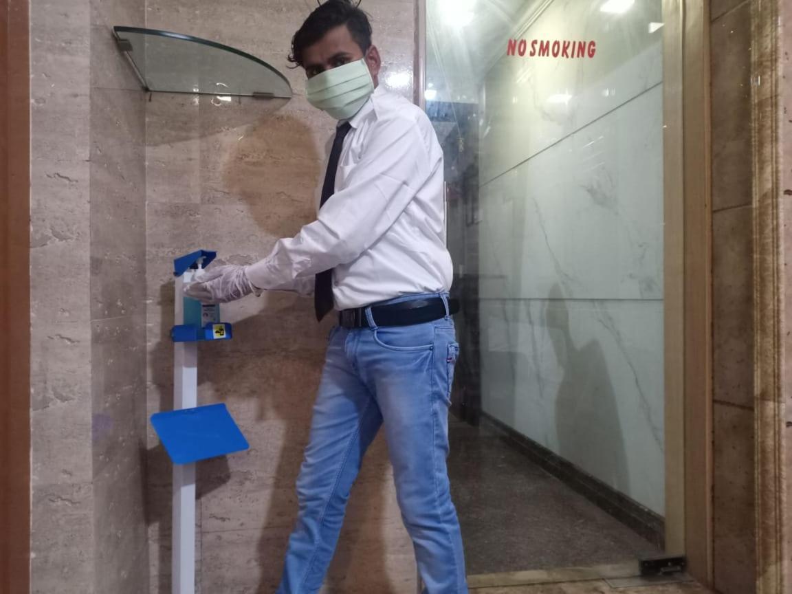 Hotel Alfa International Near Nanavati Hospital Mumbai Near Airport Mumbai Near Juhu Beach Εξωτερικό φωτογραφία