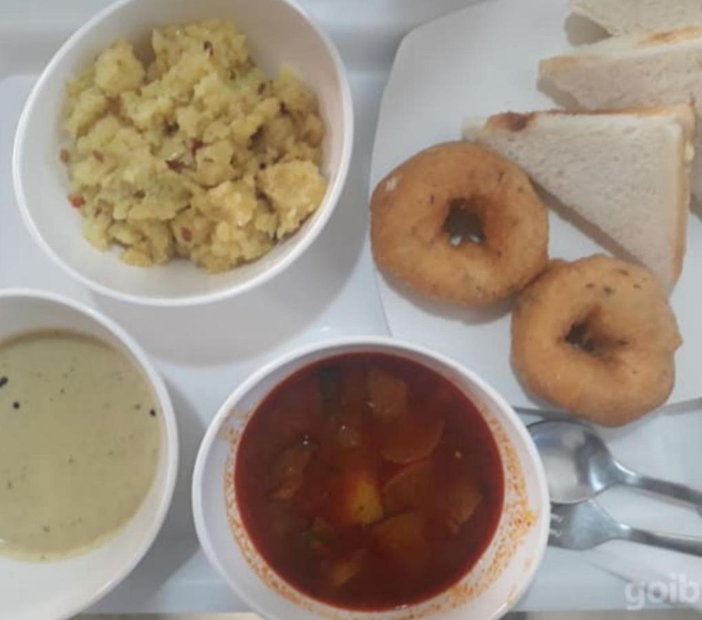 Hotel Alfa International Near Nanavati Hospital Mumbai Near Airport Mumbai Near Juhu Beach Εξωτερικό φωτογραφία