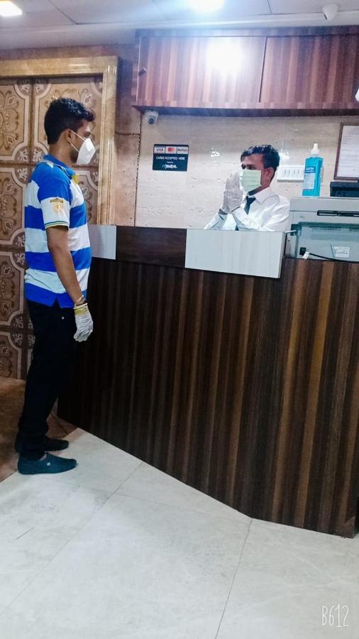 Hotel Alfa International Near Nanavati Hospital Mumbai Near Airport Mumbai Near Juhu Beach Εξωτερικό φωτογραφία