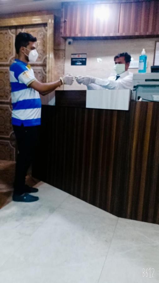 Hotel Alfa International Near Nanavati Hospital Mumbai Near Airport Mumbai Near Juhu Beach Εξωτερικό φωτογραφία
