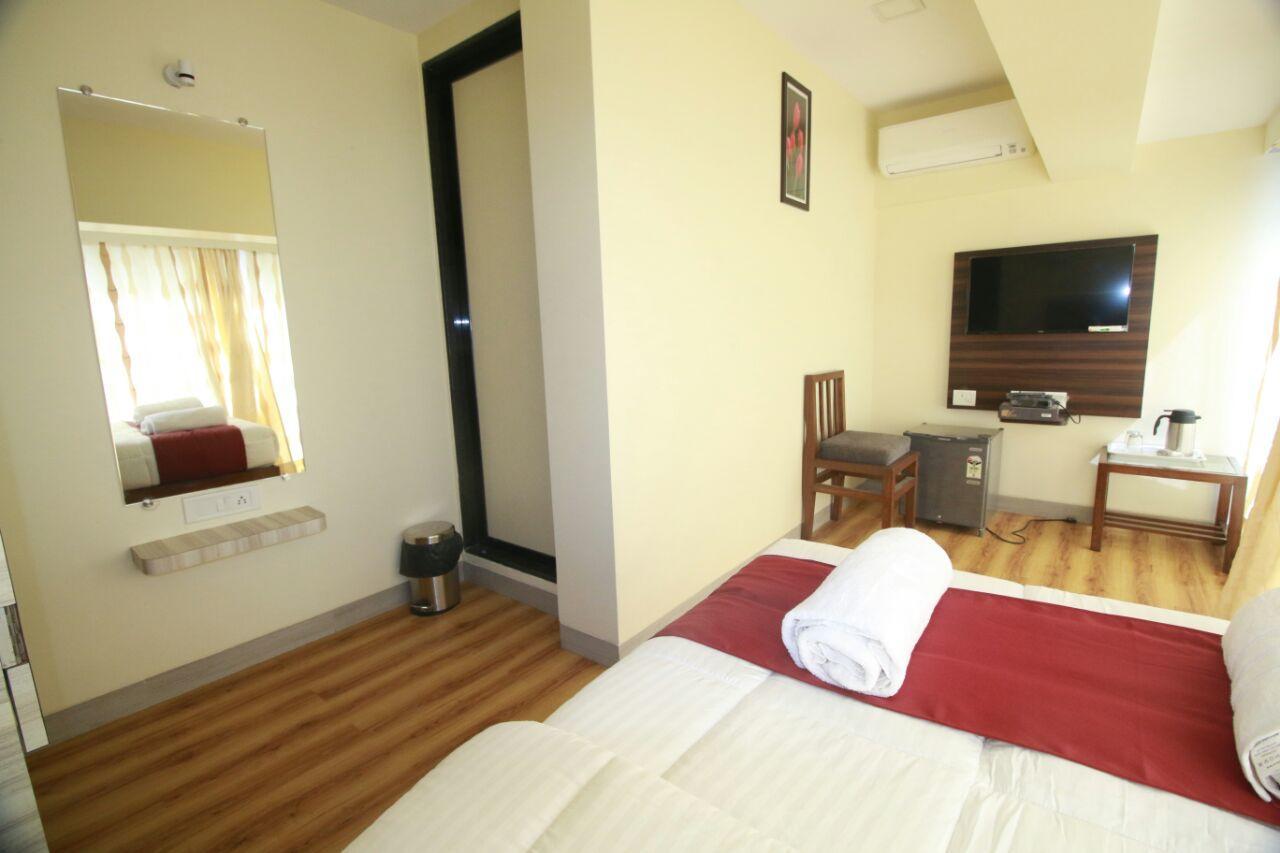 Hotel Alfa International Near Nanavati Hospital Mumbai Near Airport Mumbai Near Juhu Beach Εξωτερικό φωτογραφία