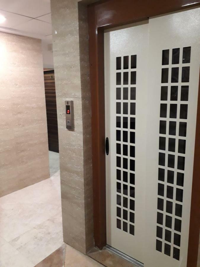 Hotel Alfa International Near Nanavati Hospital Mumbai Near Airport Mumbai Near Juhu Beach Εξωτερικό φωτογραφία